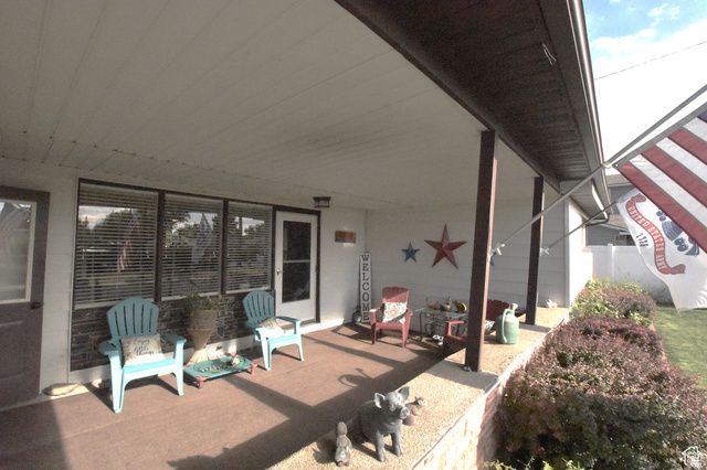 806 VALERIA DR, Layton, UT 84041