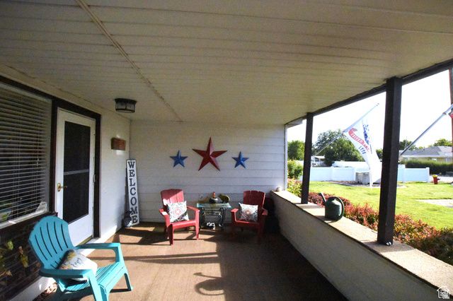 806 VALERIA DR, Layton, UT 84041