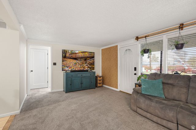 806 VALERIA DR, Layton, UT 84041