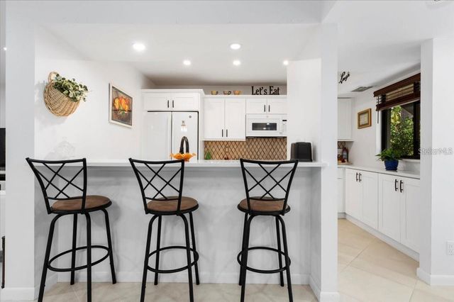 1708 GLENHOUSE DRIVE 313, Sarasota, FL 34231