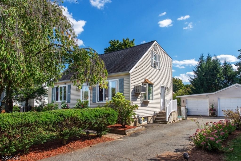 10 John St, Roxbury Twp., NJ 07847