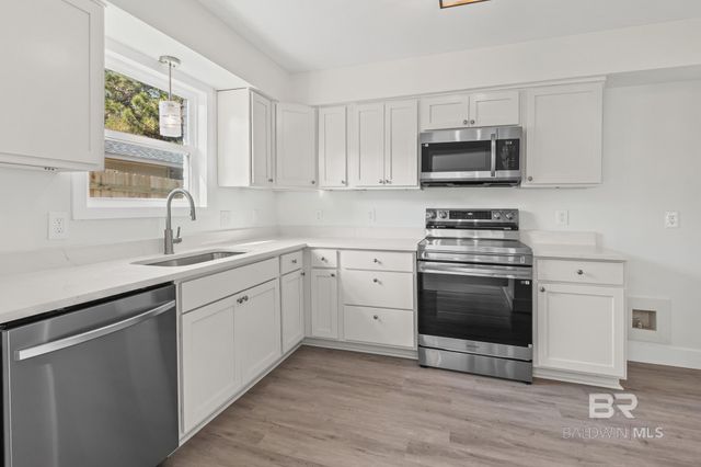 416 Palmetto Court, Gulf Shores, AL 36542