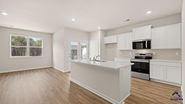 1123 Adirondac Way, Bonaire, GA 31005