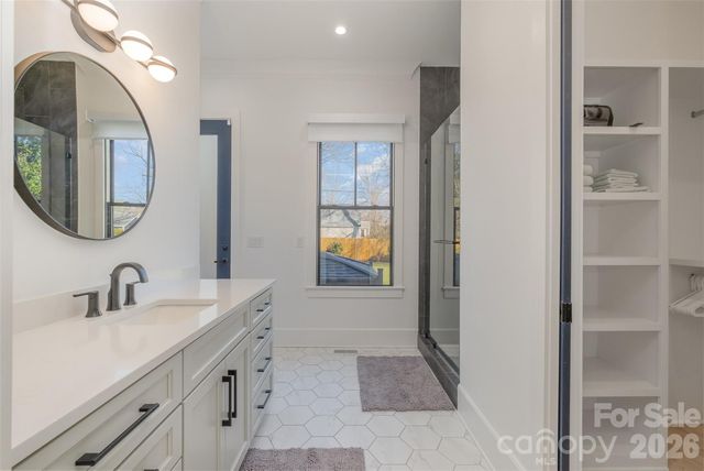 439 Melbourne Court, Charlotte, NC 28209