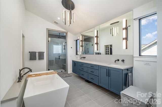 439 Melbourne Court, Charlotte, NC 28209