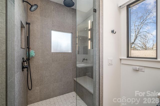 439 Melbourne Court, Charlotte, NC 28209