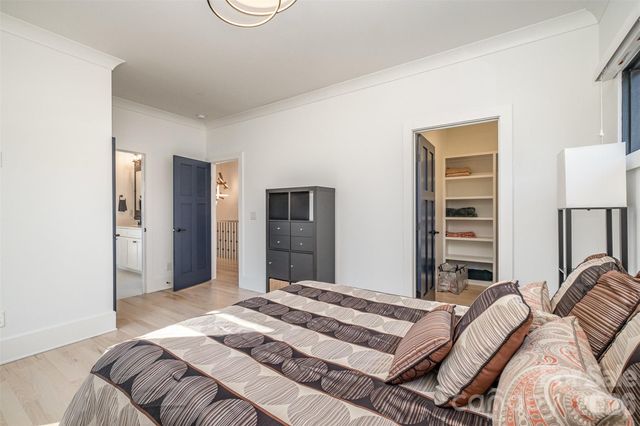 439 Melbourne Court, Charlotte, NC 28209