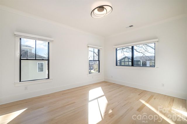 439 Melbourne Court, Charlotte, NC 28209