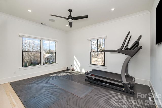 439 Melbourne Court, Charlotte, NC 28209
