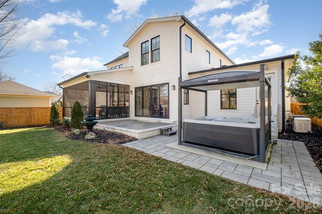 439 Melbourne Court, Charlotte, NC 28209