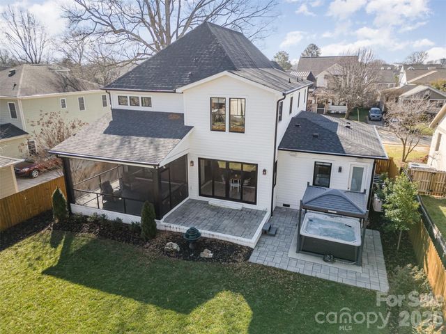439 Melbourne Court, Charlotte, NC 28209
