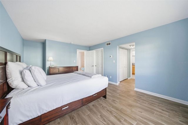 220 POMPANO DRIVE SE D, St Petersburg, FL 33705