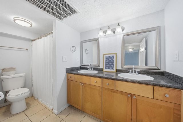 220 POMPANO DRIVE SE D, St Petersburg, FL 33705