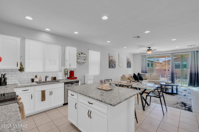 6556 E Via Arroyo Azul, Tucson, AZ 85756