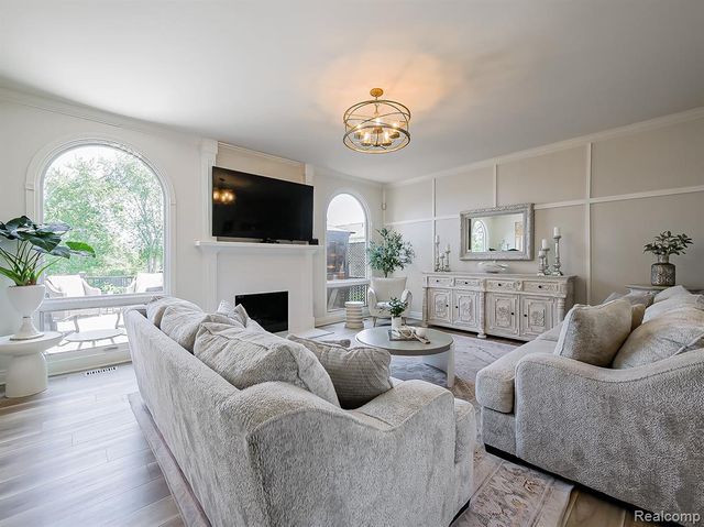 13340 Andover Drive, Plymouth, MI 48170