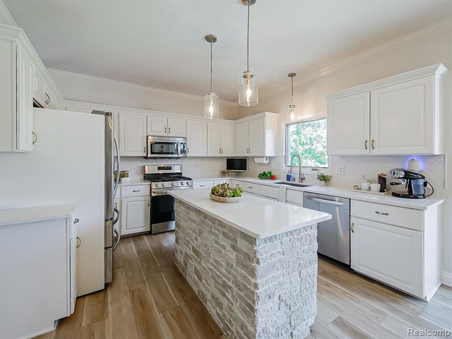 13340 Andover Drive, Plymouth, MI 48170