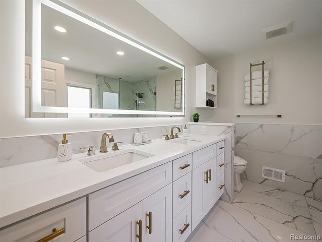 13340 Andover Drive, Plymouth, MI 48170