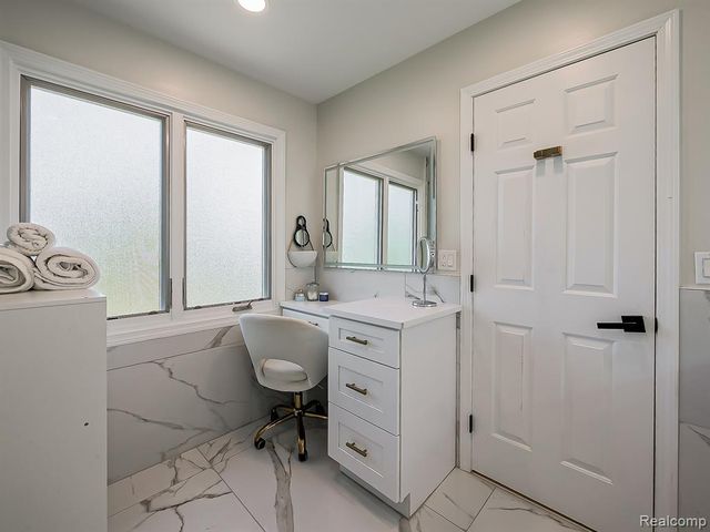 13340 Andover Drive, Plymouth, MI 48170