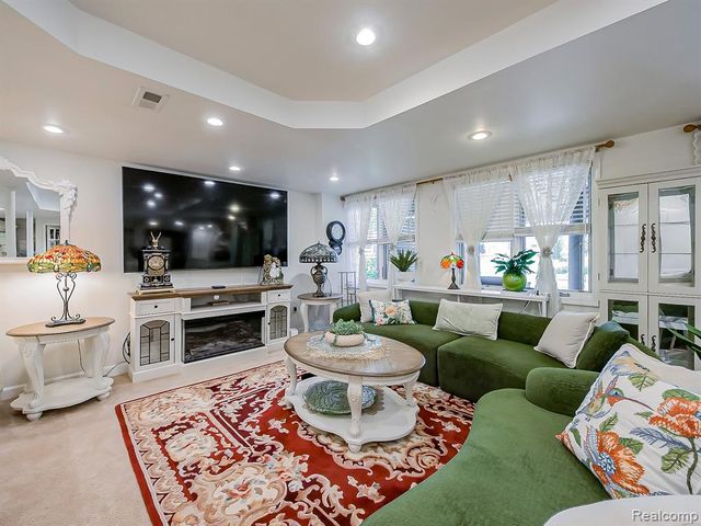 13340 Andover Drive, Plymouth, MI 48170