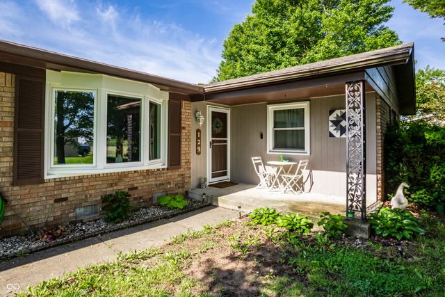 129 W Hickory Drive, Greenfield, IN 46140