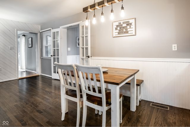 129 W Hickory Drive, Greenfield, IN 46140