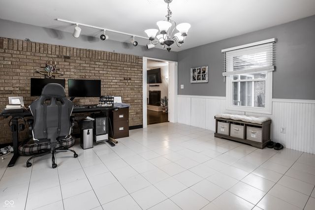129 W Hickory Drive, Greenfield, IN 46140