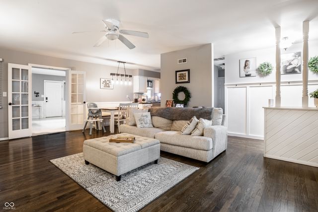 129 W Hickory Drive, Greenfield, IN 46140