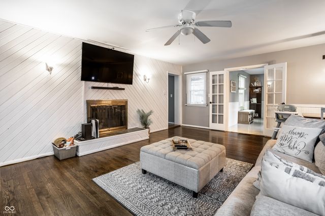 129 W Hickory Drive, Greenfield, IN 46140