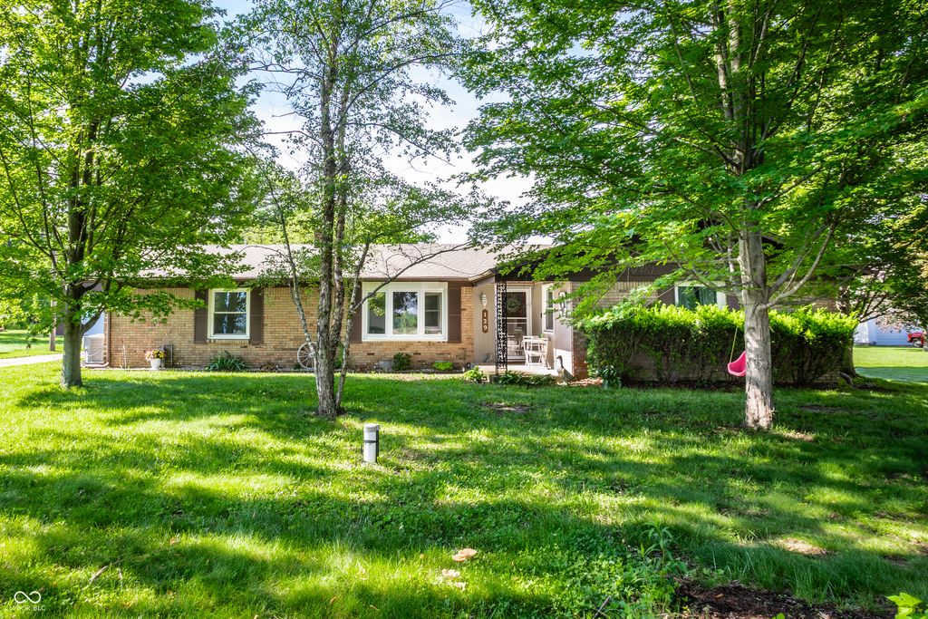129 W Hickory Drive, Greenfield, IN 46140