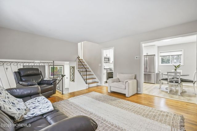 520 East Road, Belford, NJ 07718