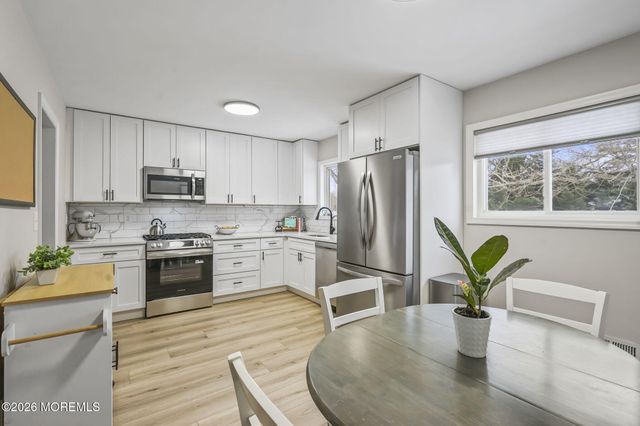 520 East Road, Belford, NJ 07718