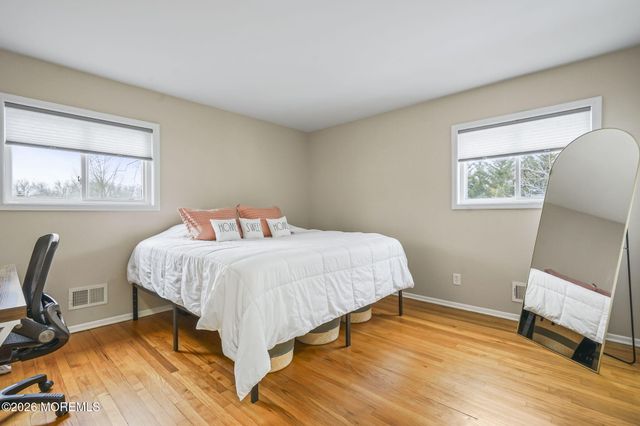 520 East Road, Belford, NJ 07718