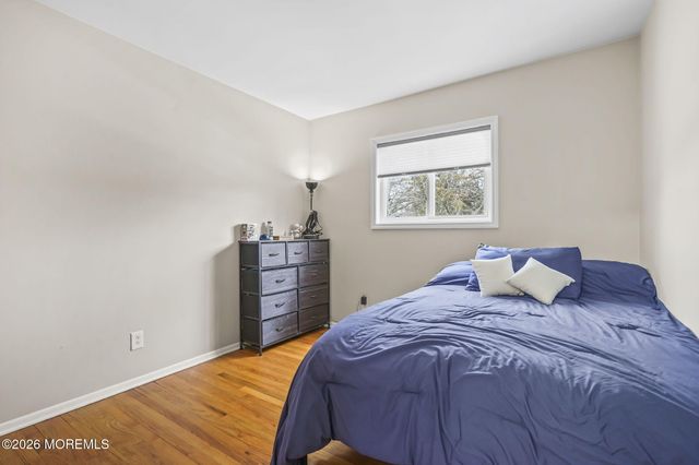 520 East Road, Belford, NJ 07718