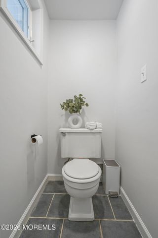 520 East Road, Belford, NJ 07718