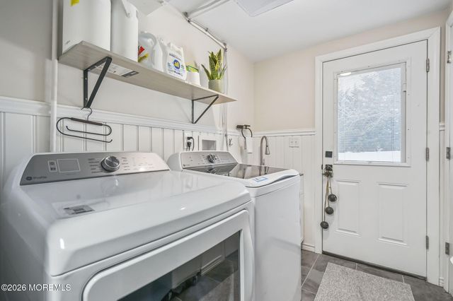 520 East Road, Belford, NJ 07718