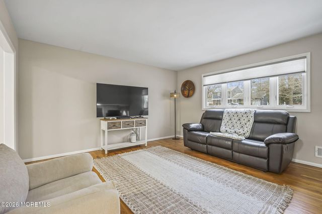 520 East Road, Belford, NJ 07718