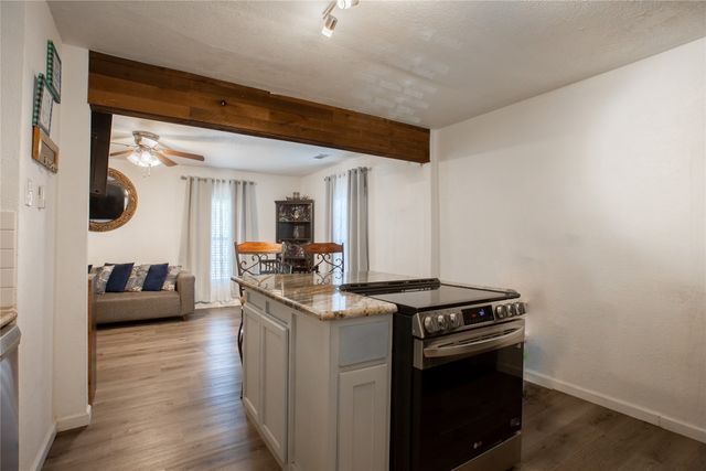2120 N Riverside Drive, Fort Worth, TX 76111