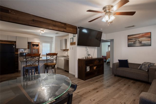 2120 N Riverside Drive, Fort Worth, TX 76111