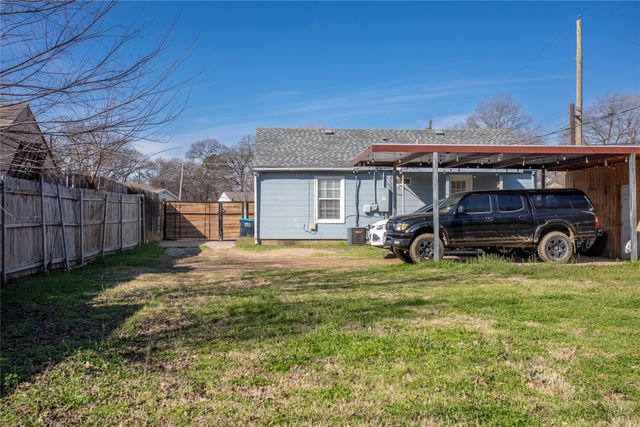 2120 N Riverside Drive, Fort Worth, TX 76111