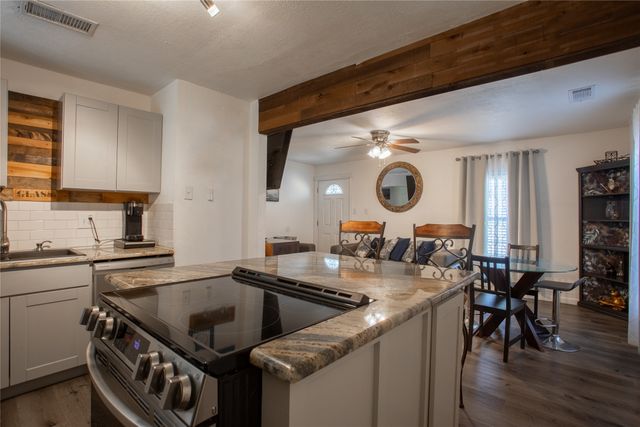 2120 N Riverside Drive, Fort Worth, TX 76111
