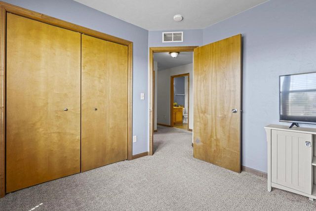 268 FORT DRIVE, Neenah, WI 54956