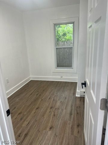 161 Fernwood Avenue, Barberton, OH 44203
