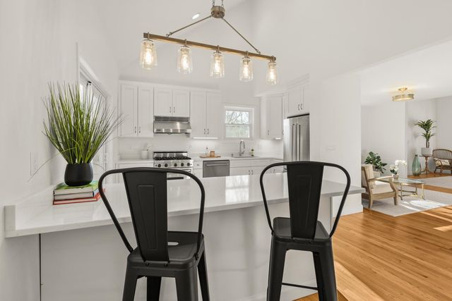 26 Moffat Street, Portsmouth, NH 03801