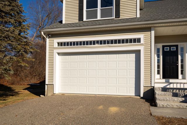 26 Moffat Street, Portsmouth, NH 03801