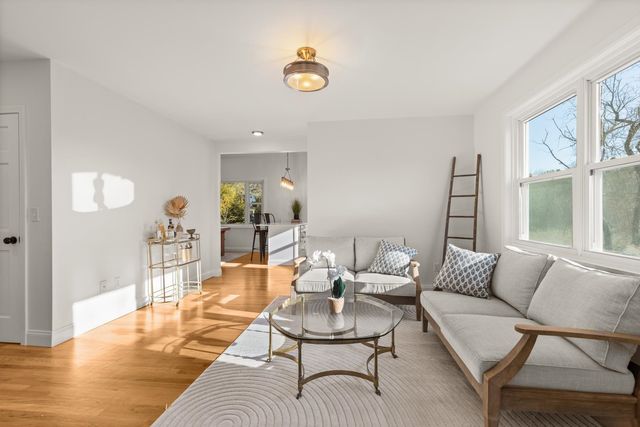 26 Moffat Street, Portsmouth, NH 03801