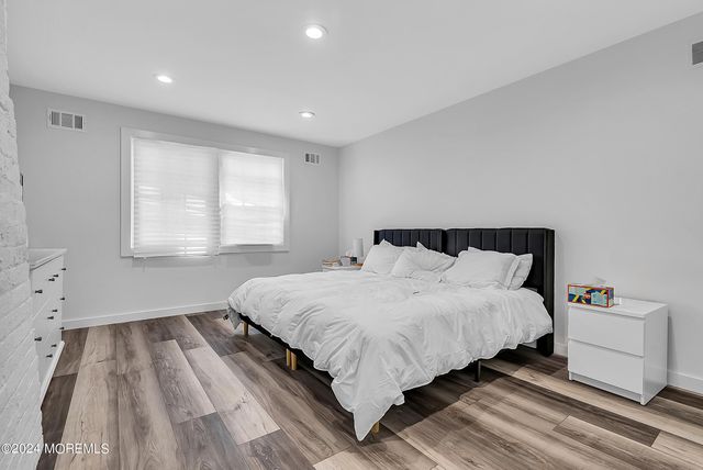 295 Jerome Avenue, Oakhurst, NJ 07755