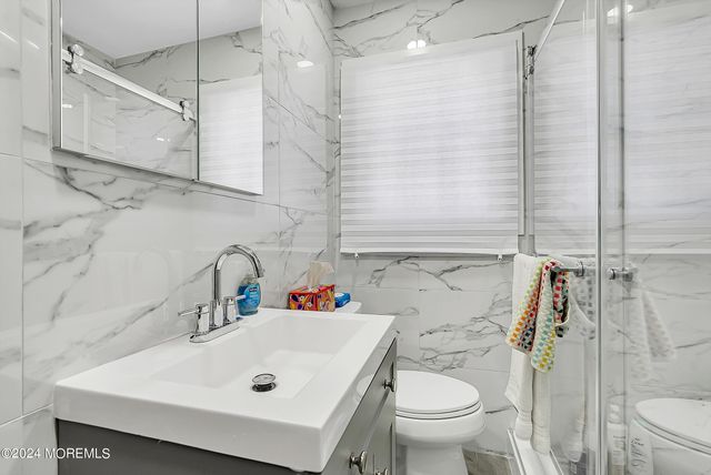 295 Jerome Avenue, Oakhurst, NJ 07755