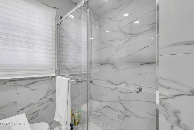 295 Jerome Avenue, Oakhurst, NJ 07755