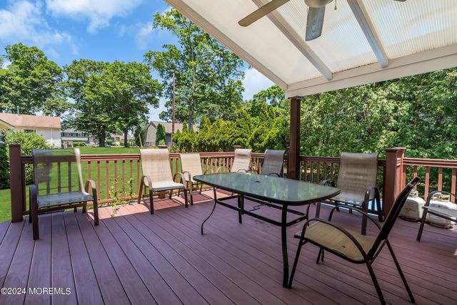 295 Jerome Avenue, Oakhurst, NJ 07755