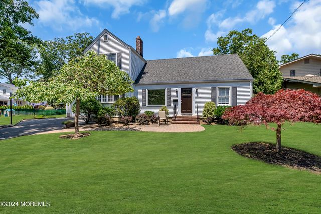 295 Jerome Avenue, Oakhurst, NJ 07755